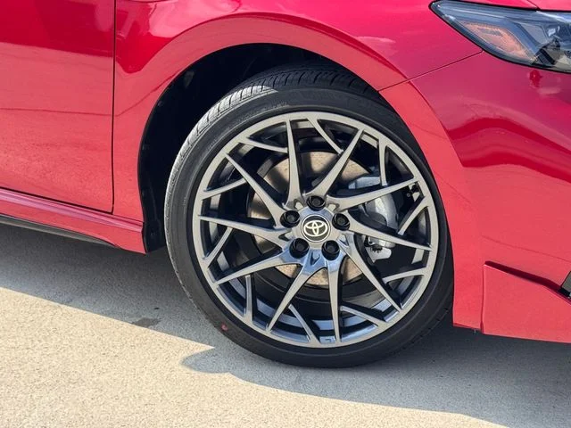 New 2026 Supersonic Red with Midnight Black Metallic roof <sup>1</sup> Toyota  XSE image 2