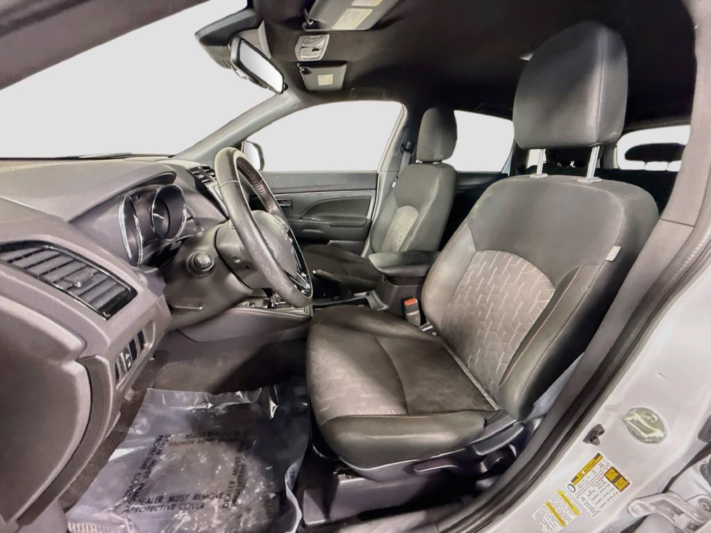 Used 2024 White Diamond Mitsubishi 2.0 Trail Edition image 17