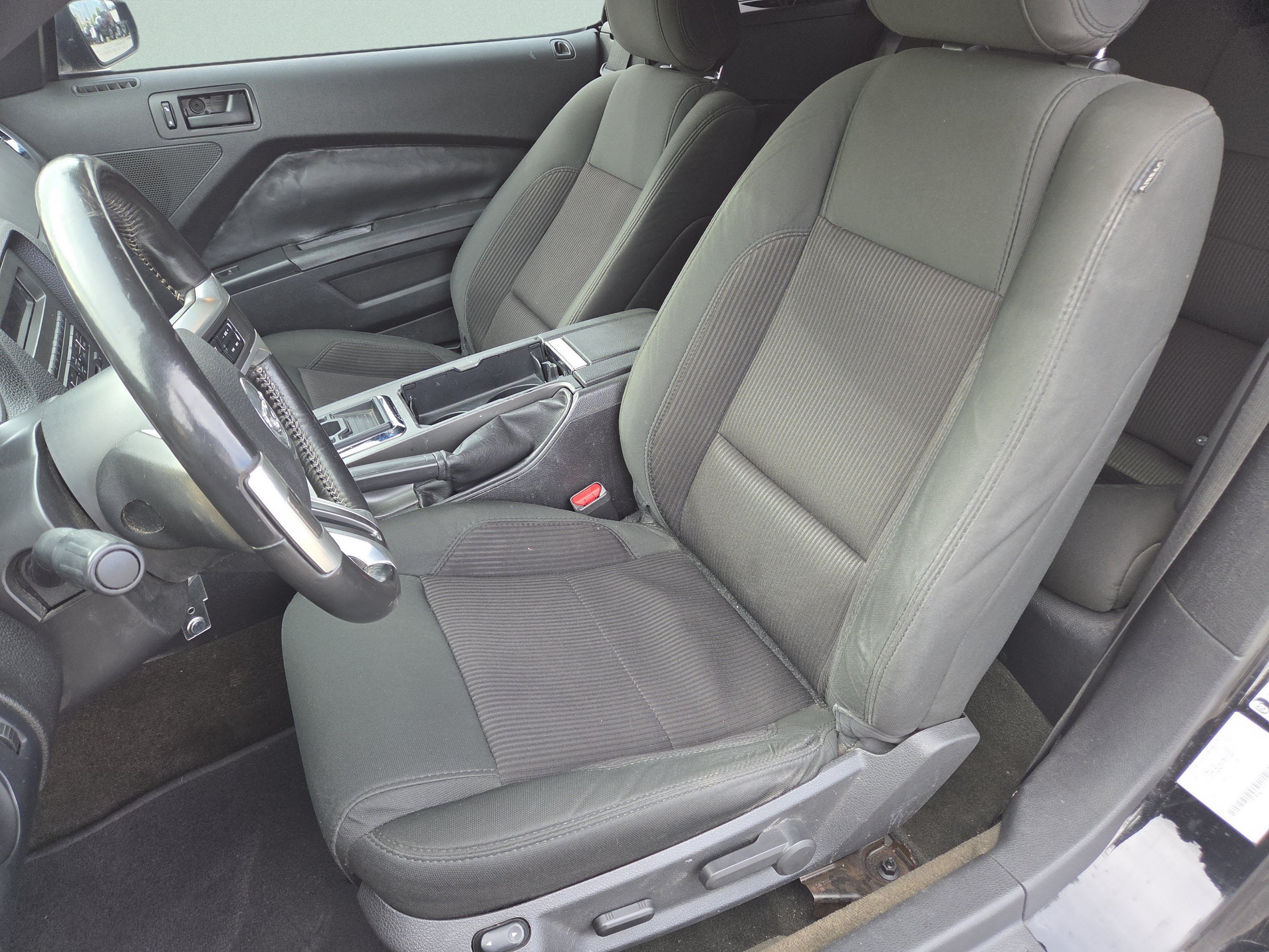 Used 2014 Black Ford V6 image 6