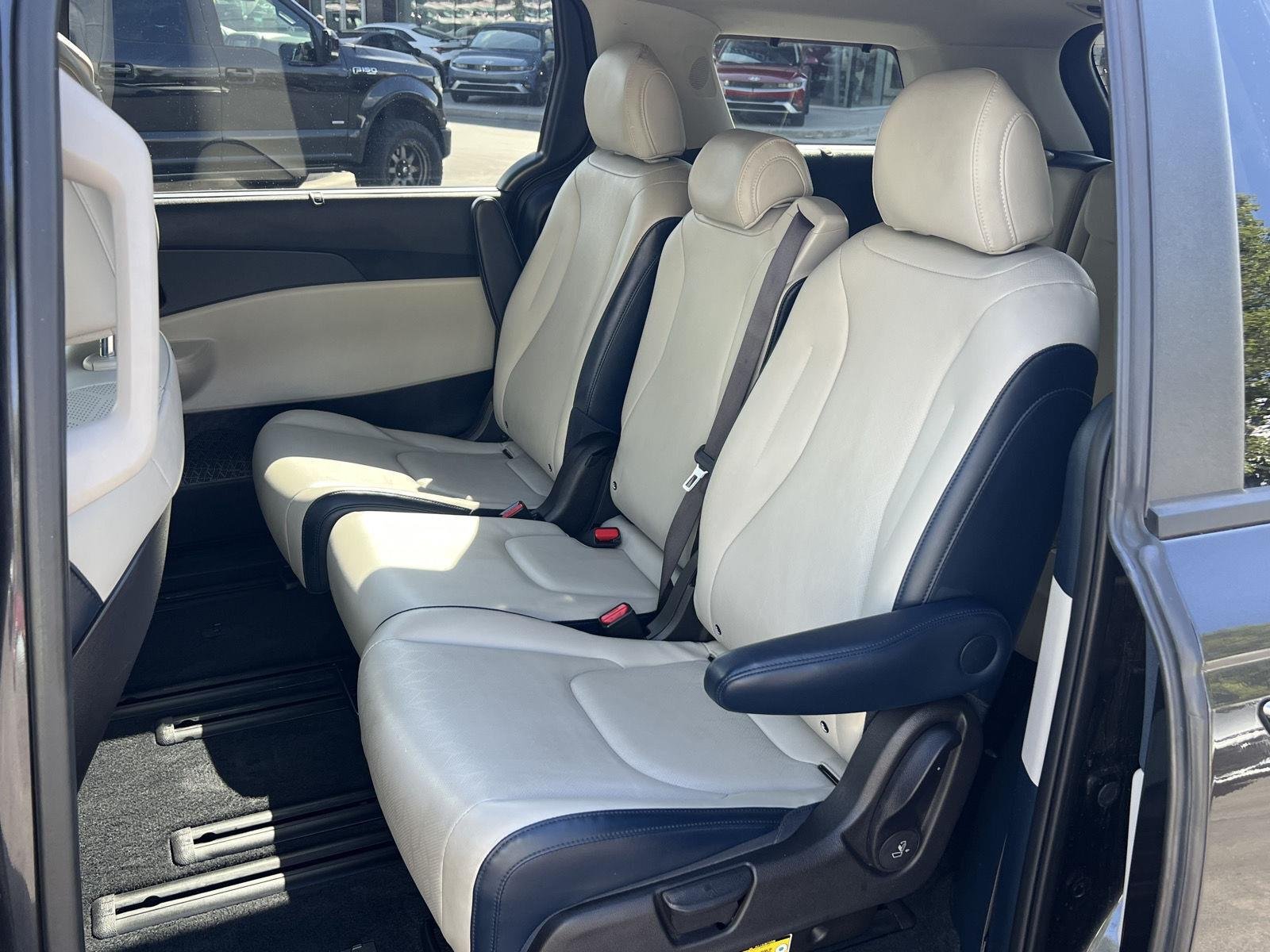 2026 Kia Carnival EX - Photo 29