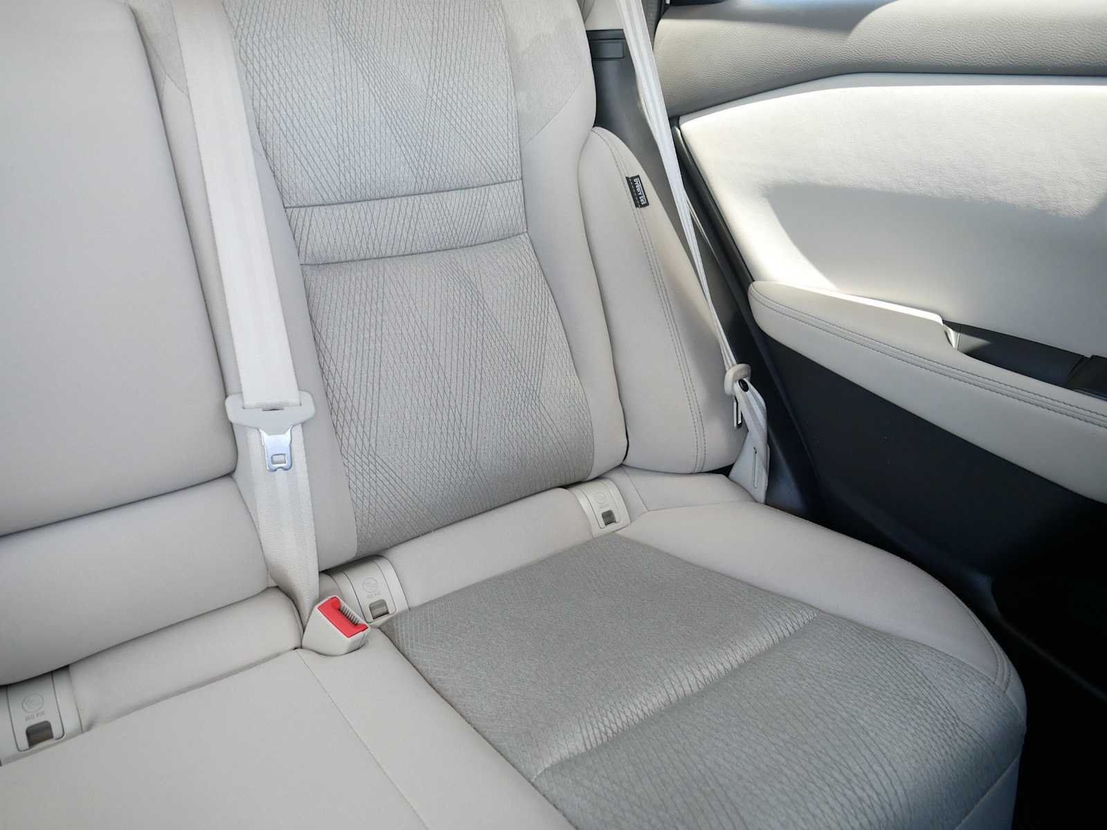 2025 Nissan Rogue SV - Photo 14