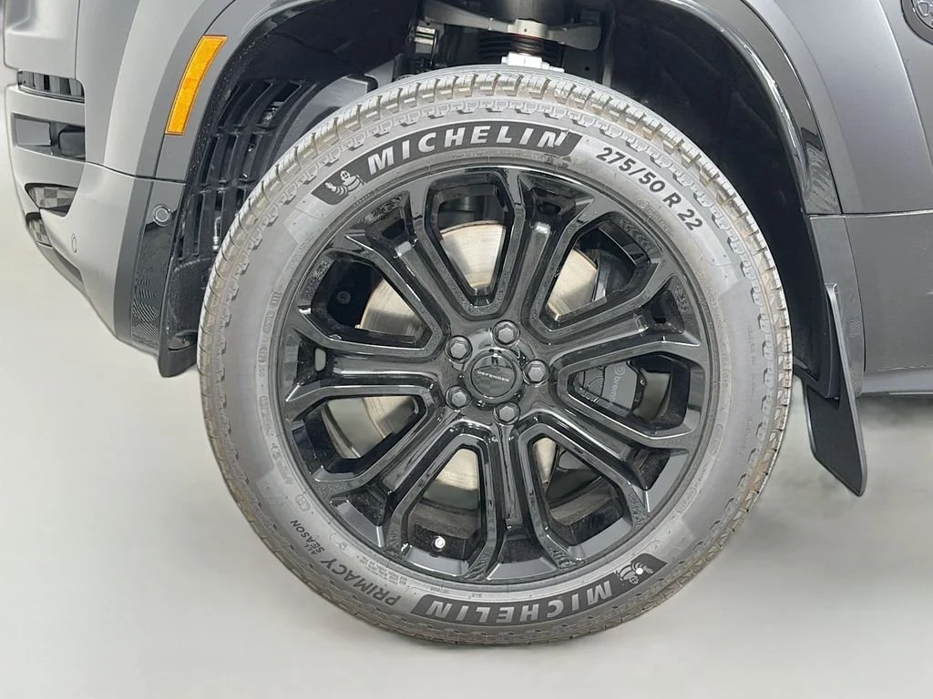 2026 Land Rover Defender OCTA Black - Photo 33