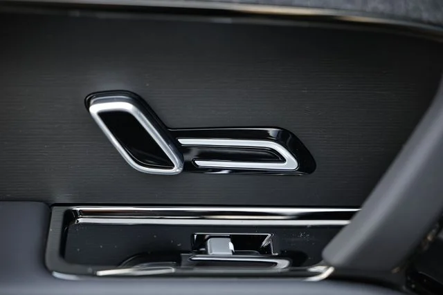 New 2026  Land Rover SE image 31