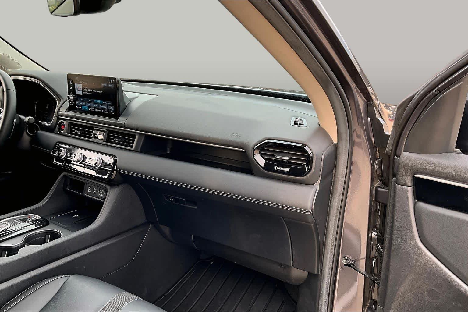 Certified Used 2025 GRAY Honda EX-L image 16