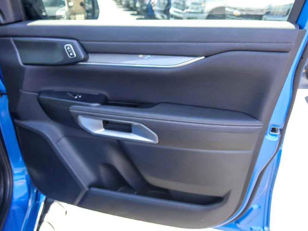 Used 2024 Blue Metallic Ford LARIAT image 29