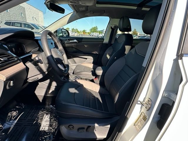 Certified Used 2023 White Volkswagen 1.5T SEL image 26