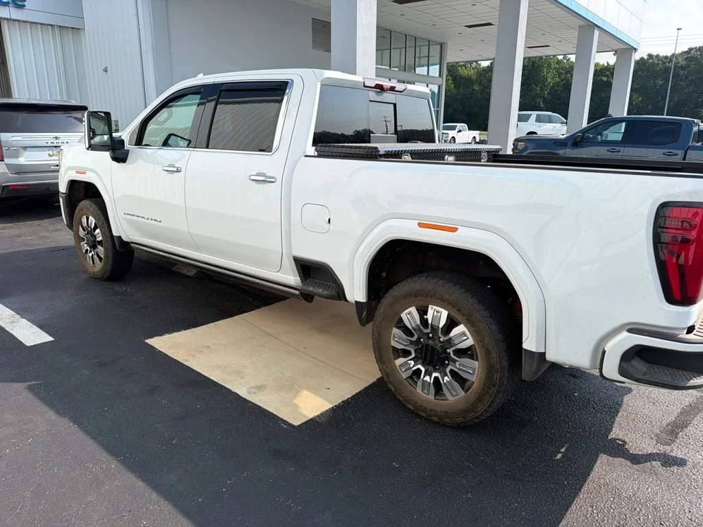 Used 2025 Summit White GMC Denali image 5