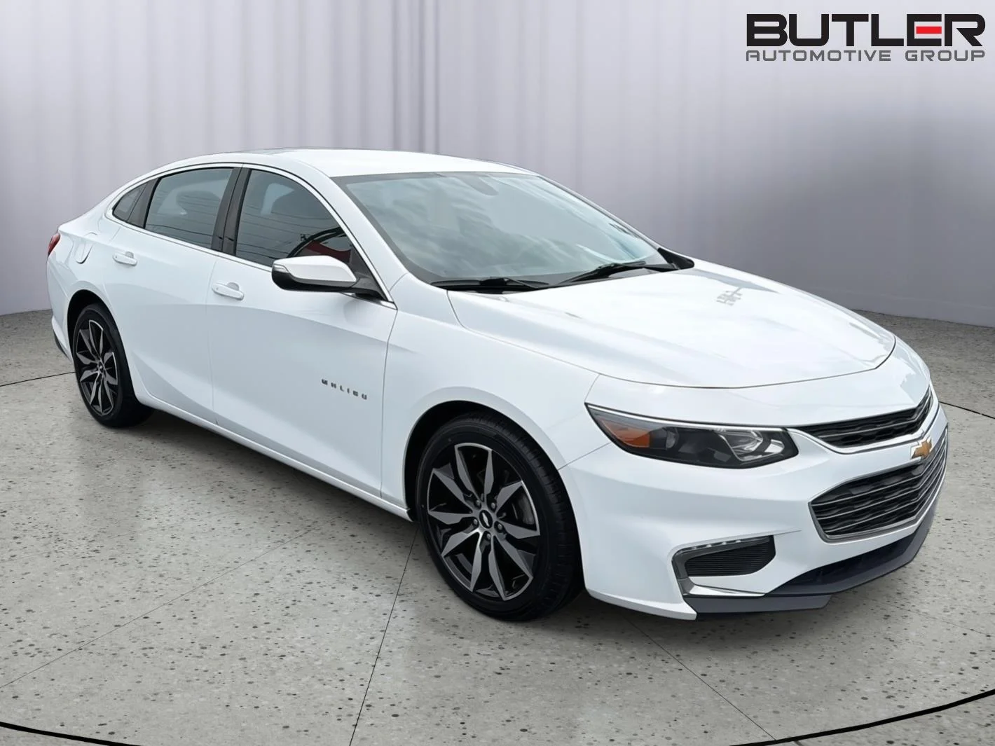 Used 2018 Summit White Chevrolet LT image 8