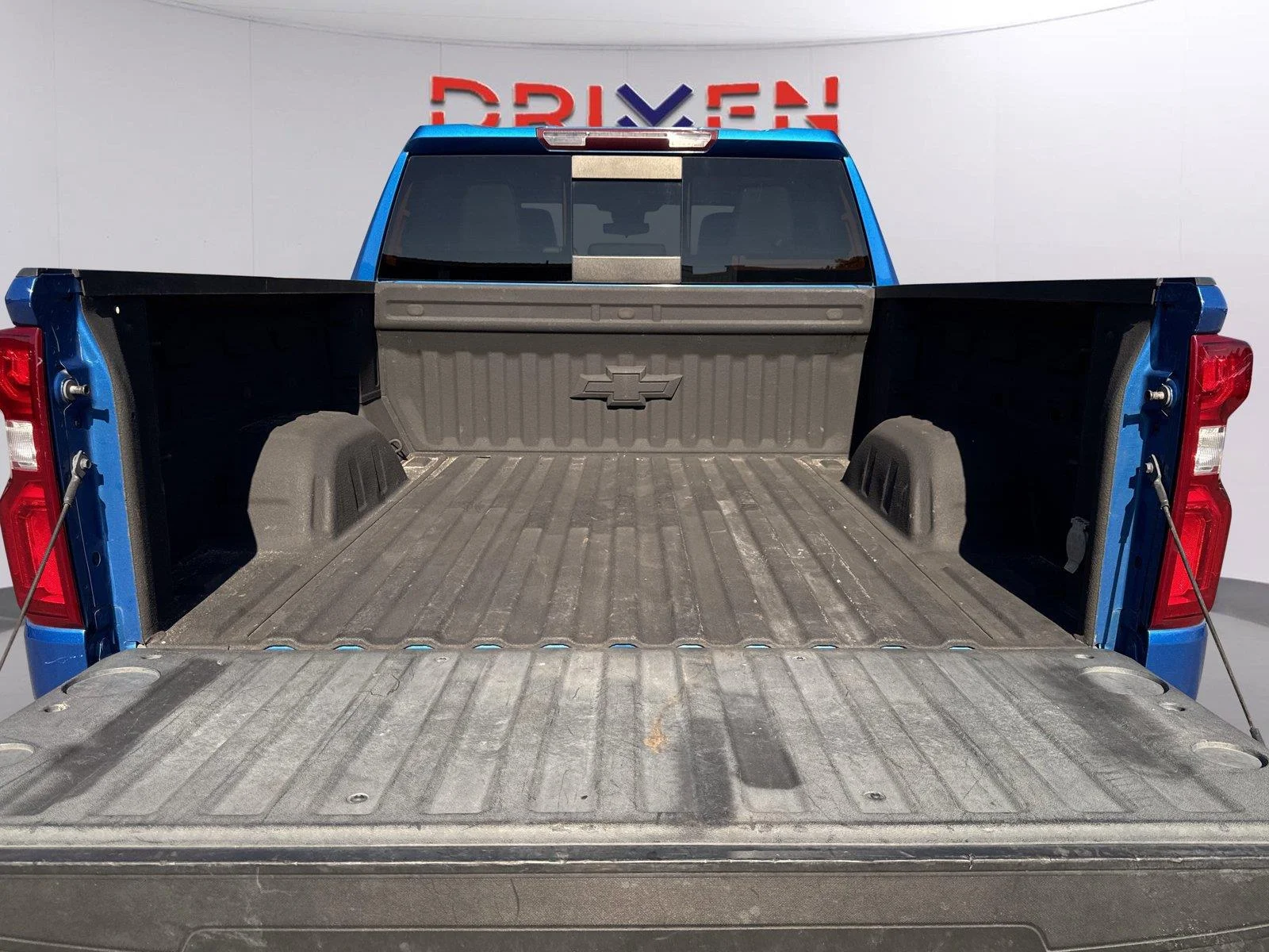 Used 2022 GLACIER BLUE METALLIC Chevrolet RST image 34
