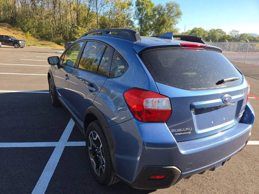 Used 2017 Blue Subaru 2.0i Limited image 9