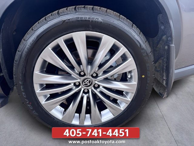 Used 2024 Gray Toyota Platinum image 42