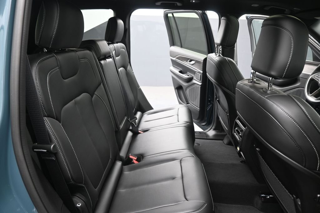 New 2026 Steel Blue Exterior Paint Jeep Limited image 16