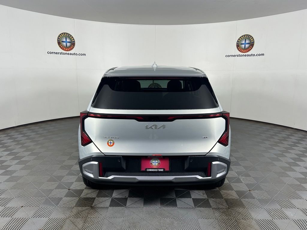 New 2027 White Kia S image 17