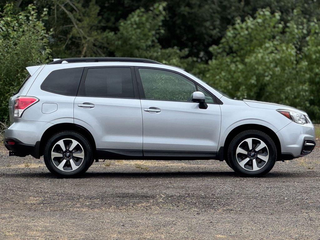 Used 2018 Ice Silver Metallic Subaru 2.5i Premium image 8