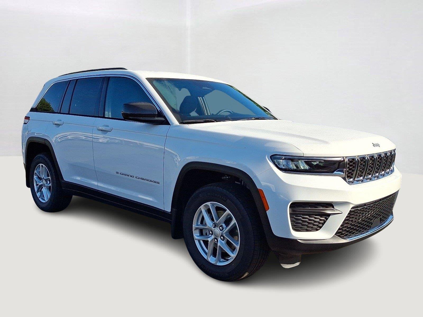 New 2026 Bright White Clearcoat Jeep Laredo X image 2