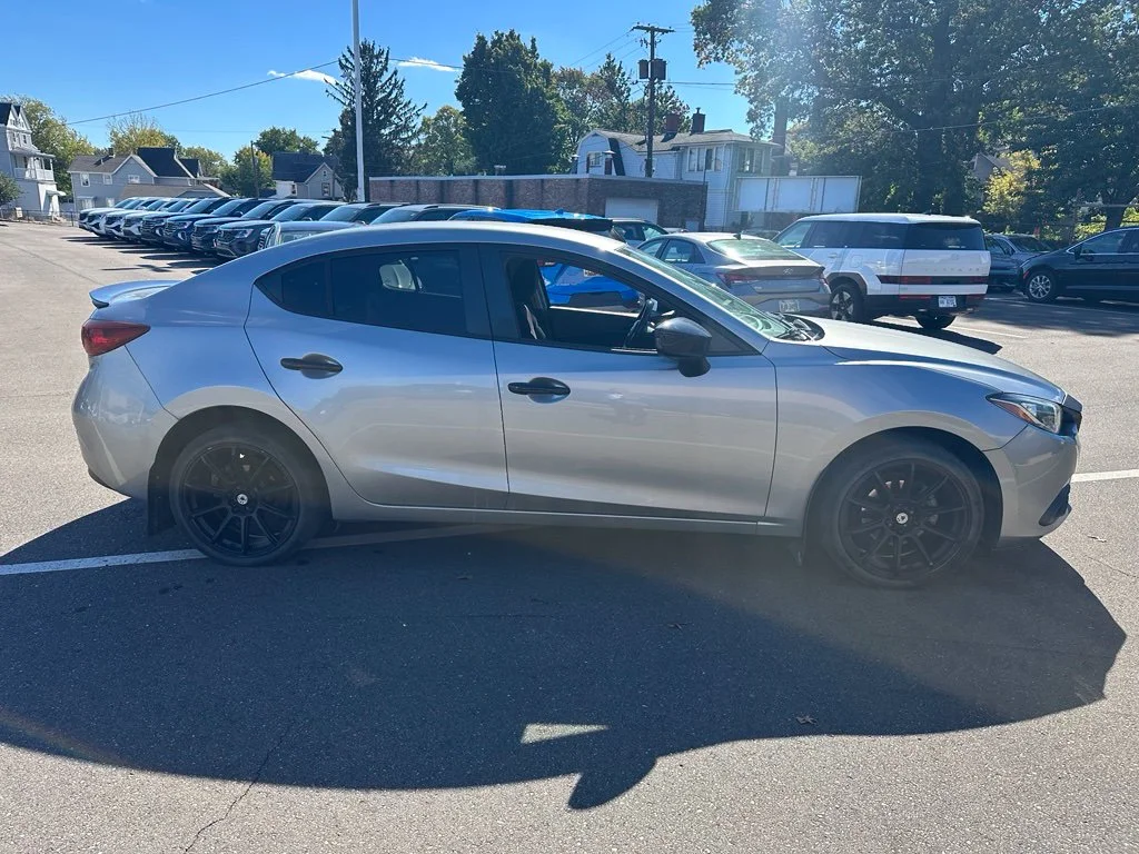 Used 2016 Silver Mazda i Sport image 4