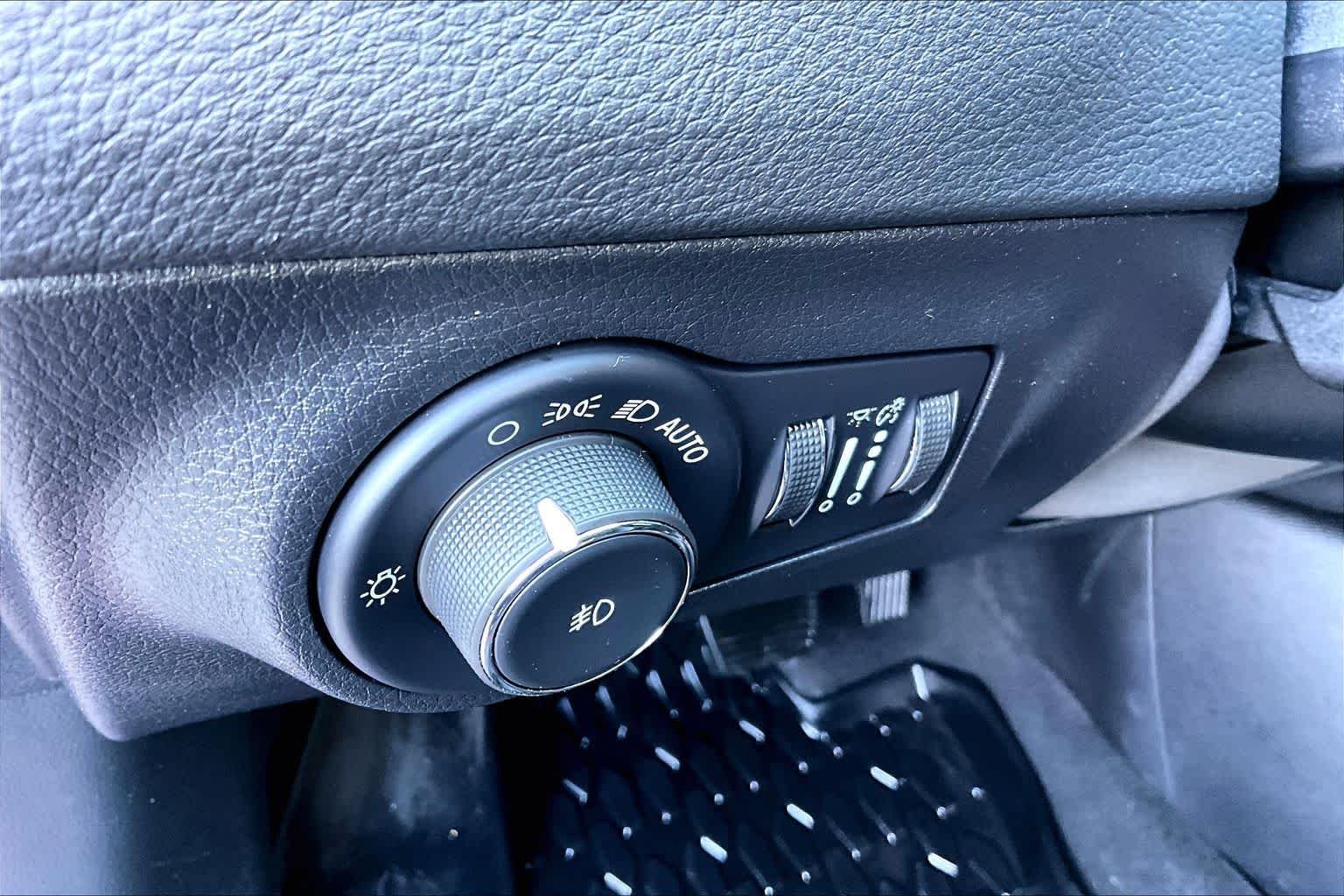 Used 2021 Velvet Red Pearlcoat Jeep Trailhawk image 32