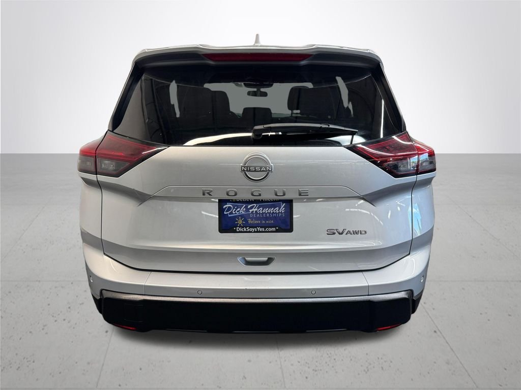 Used 2024 Silver Nissan SV image 5