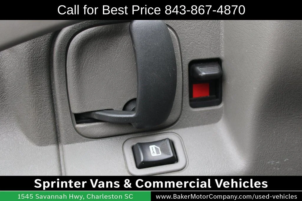 2023 GMC Savana Cargo Work Van - Photo 14