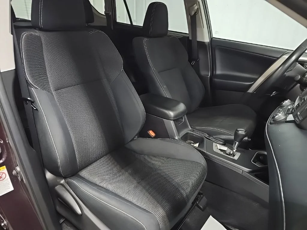 Used 2018 Black Toyota XLE image 15