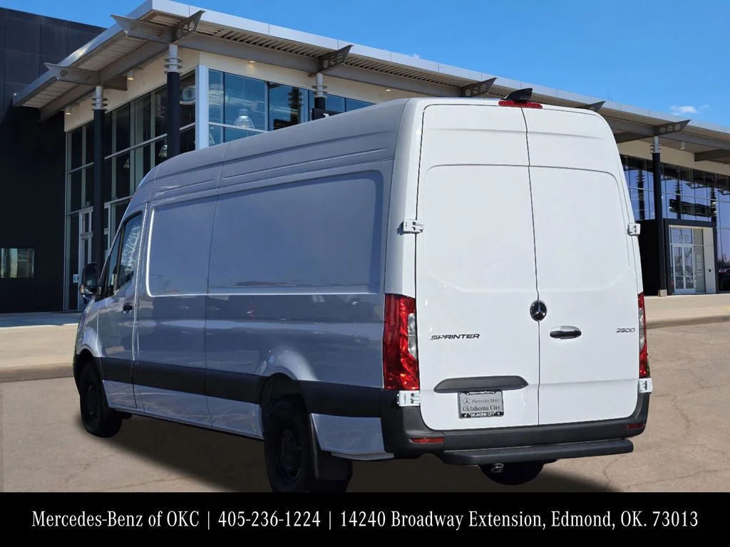 Used 2025 White Mercedes-Benz Cargo 170 WB image 4