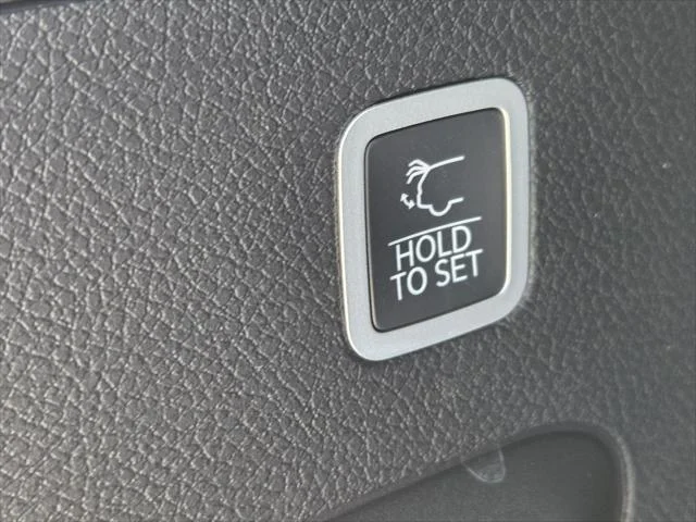 New 2026 Baltic-Gray Metallic Clear-Coat Exterior Paint Jeep Upland image 8