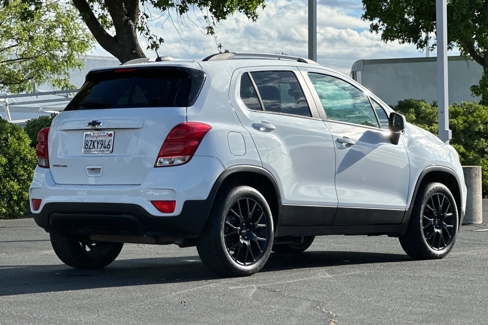Used 2022 Summit White Chevrolet LT image 4