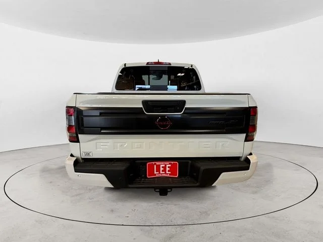 New 2026 Glacier White Nissan PRO-4X image 4