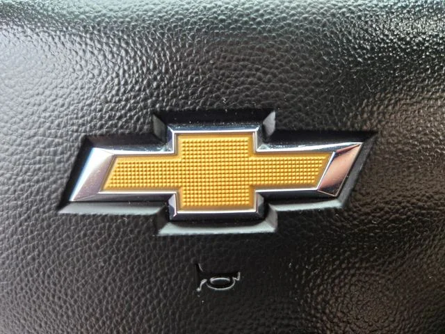 Used 2025 Gray Chevrolet LT image 31