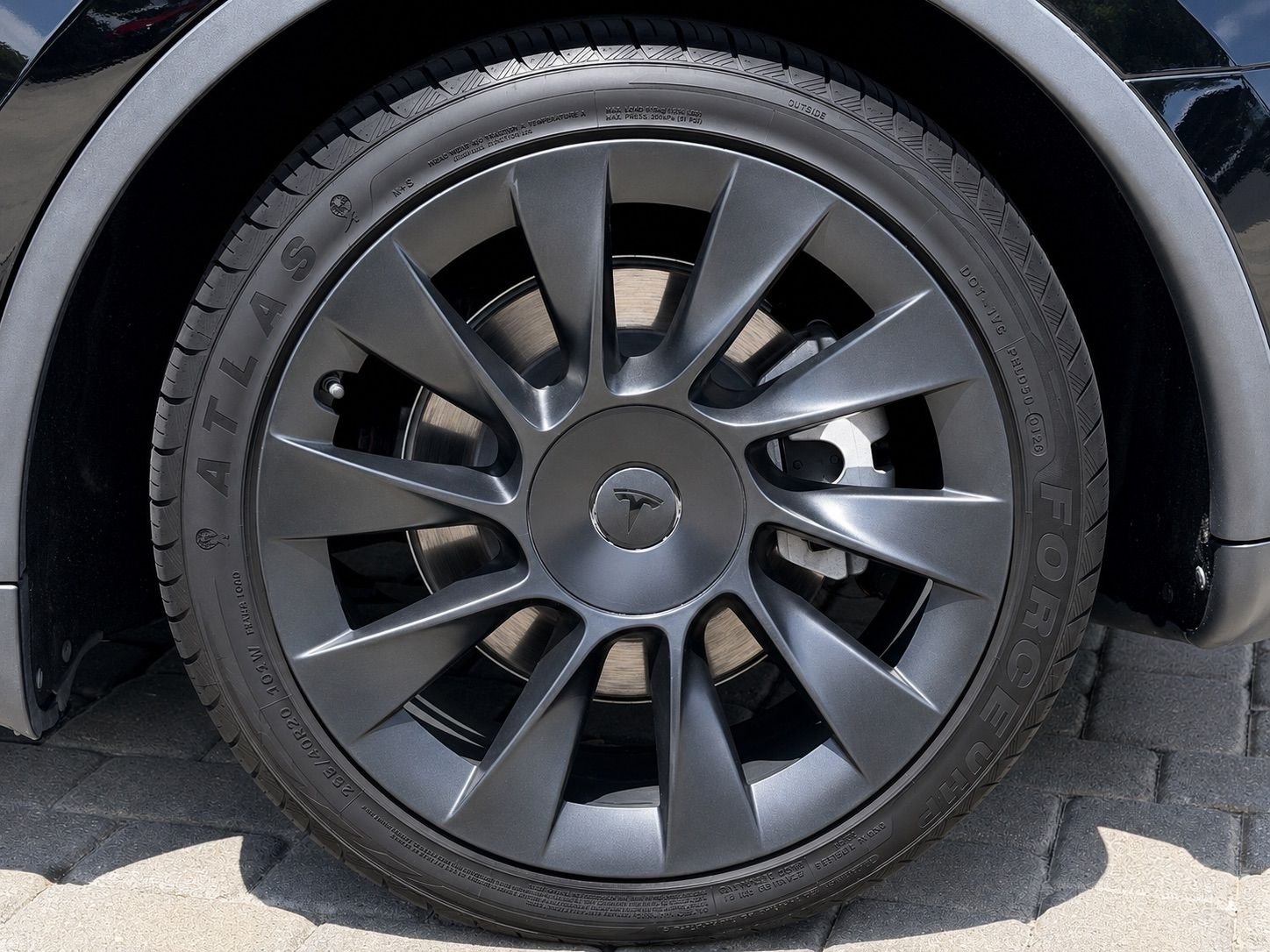 Used 2021 Solid Black Tesla Standard Range image 13