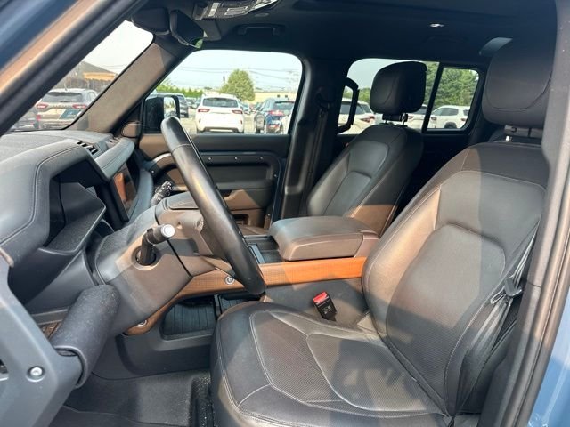 Used 2023 Blue Land Rover X-Dynamic SE image 7