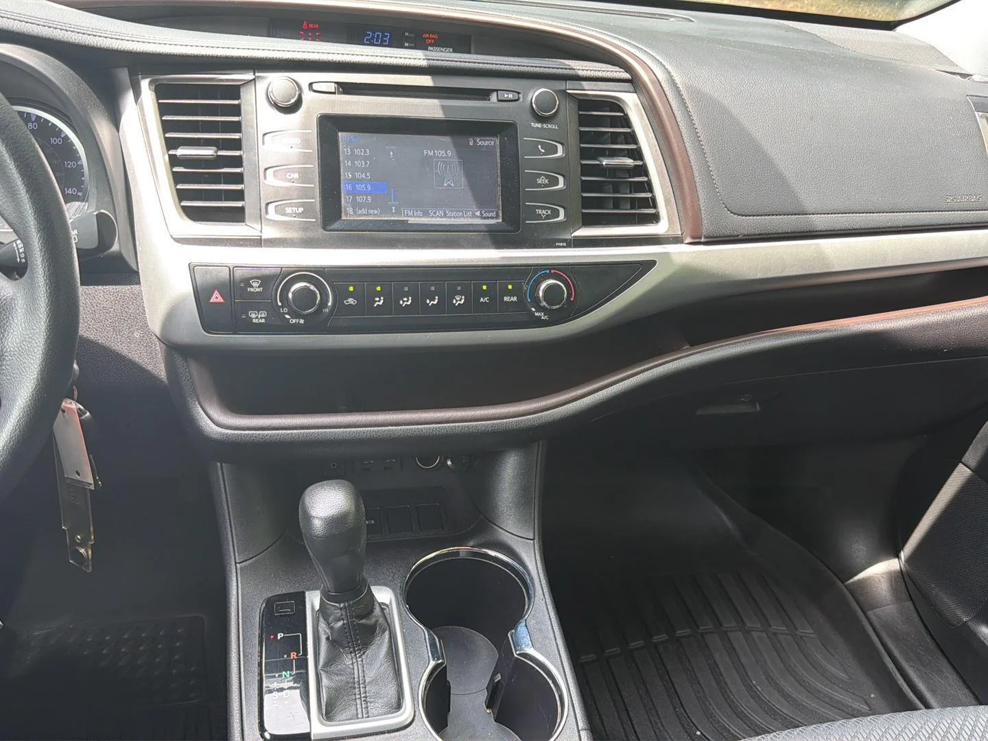 Used 2019  Toyota LE image 23