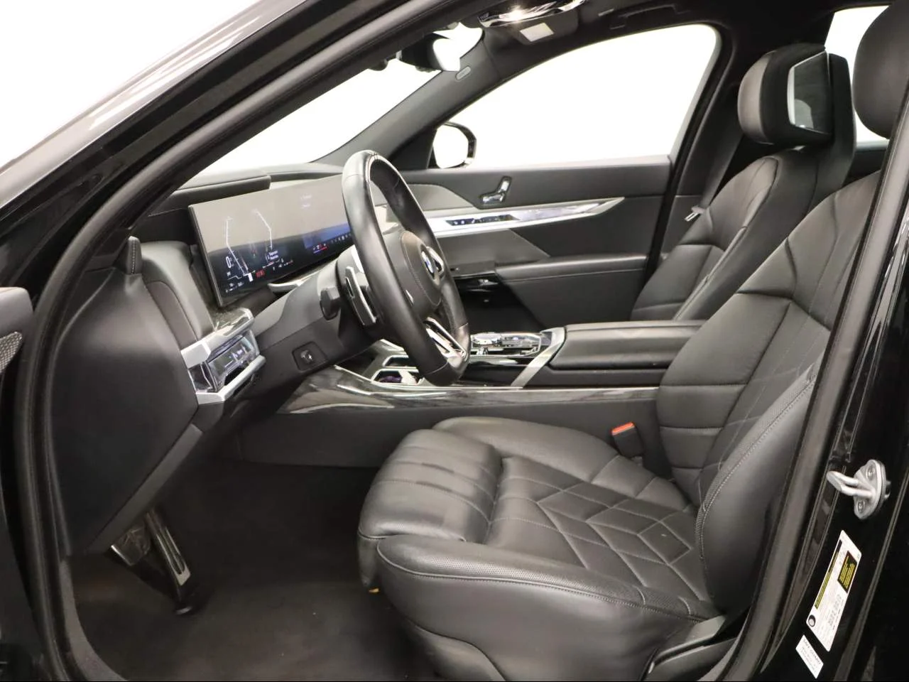 Used 2025 Black Sapphire Metallic BMW 740i image 18