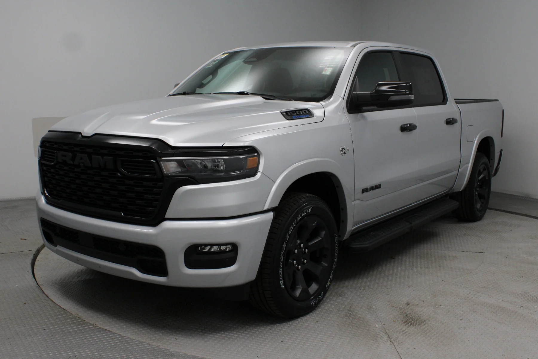 New 2026 Silver Zynith Exterior Paint RAM Big Horn 4x4 Crew Cab 5