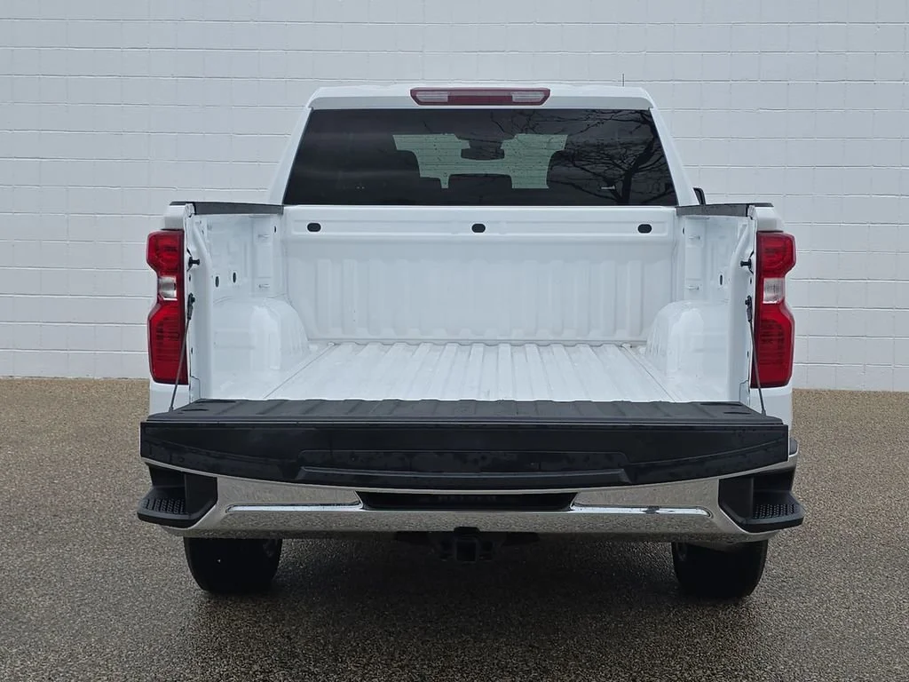 Used 2023 Summit White Chevrolet LT image 27
