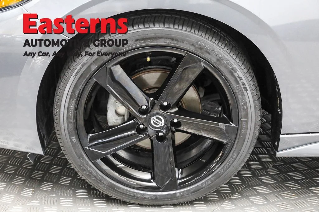 Used 2023 Gray Nissan SR image 31
