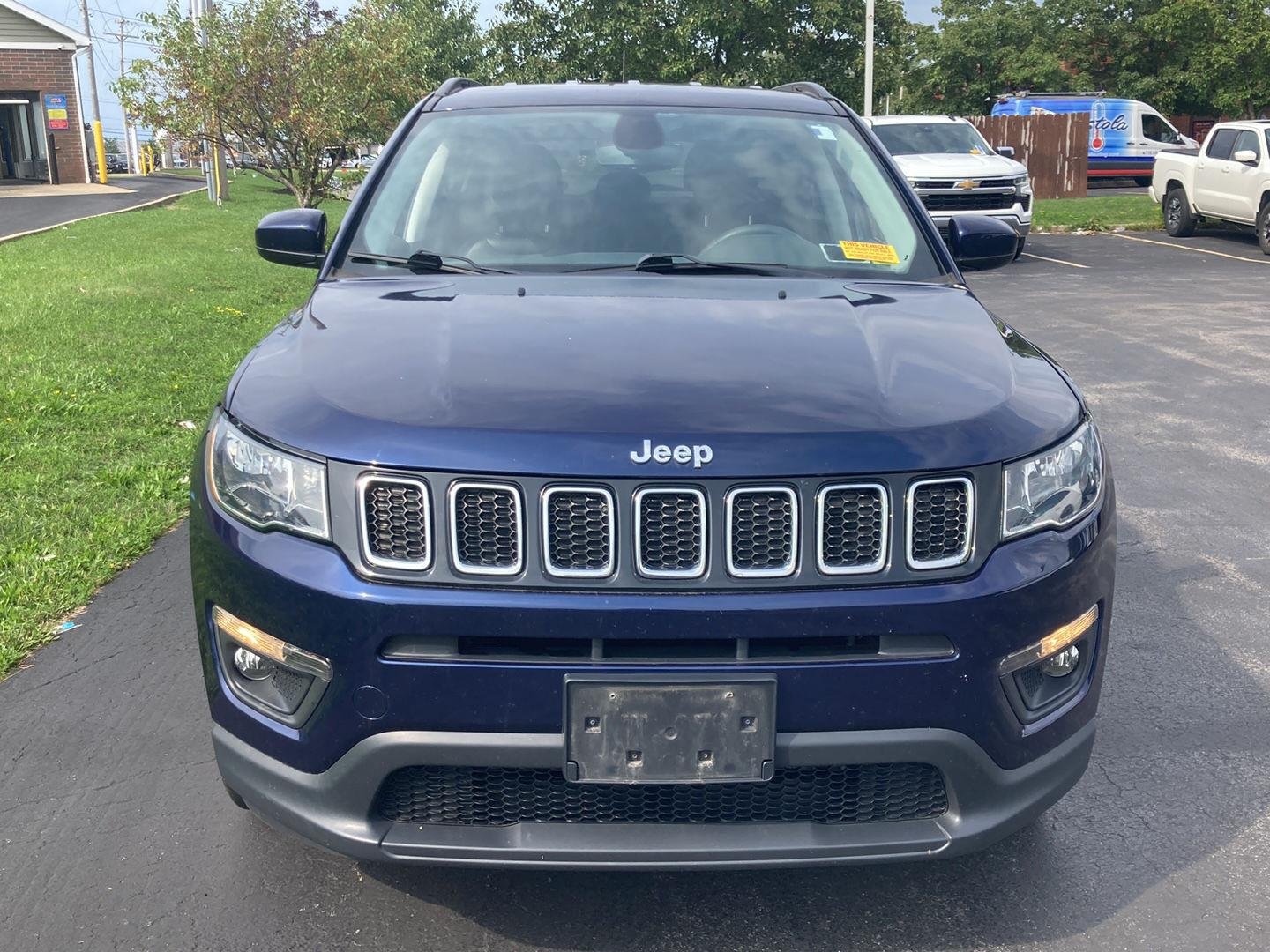 Used 2021 Jazz Blue Pearlcoat Jeep Latitude image 2