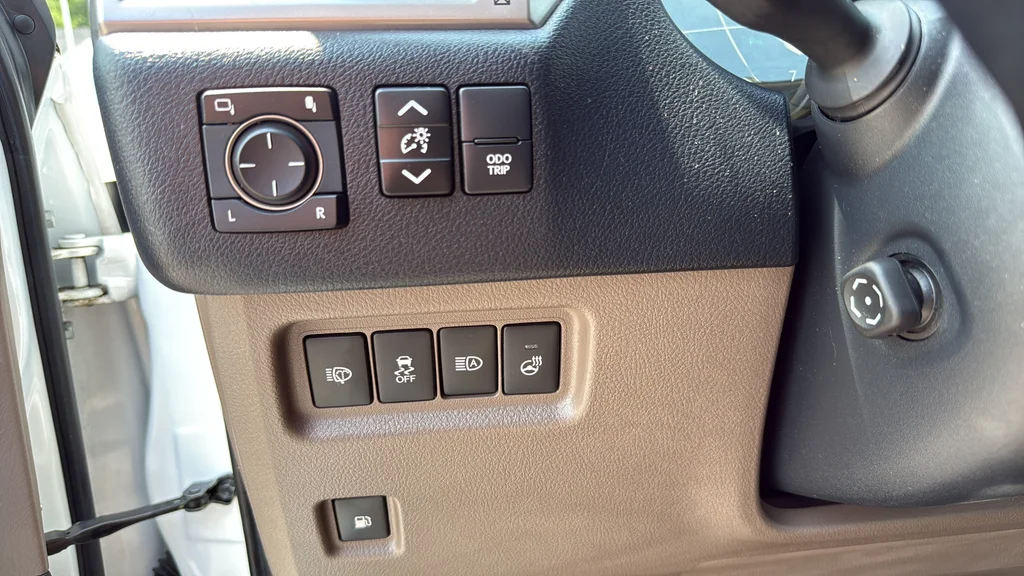 Certified Used 2022  Lexus 460 image 22