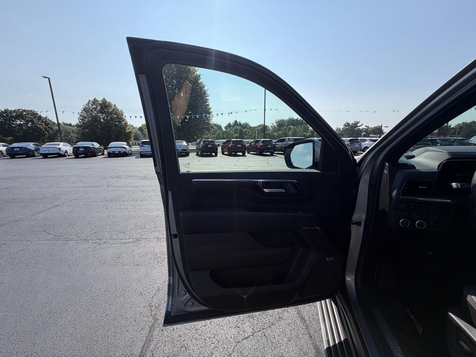 2026 Chevrolet Tahoe High Country - Photo 11
