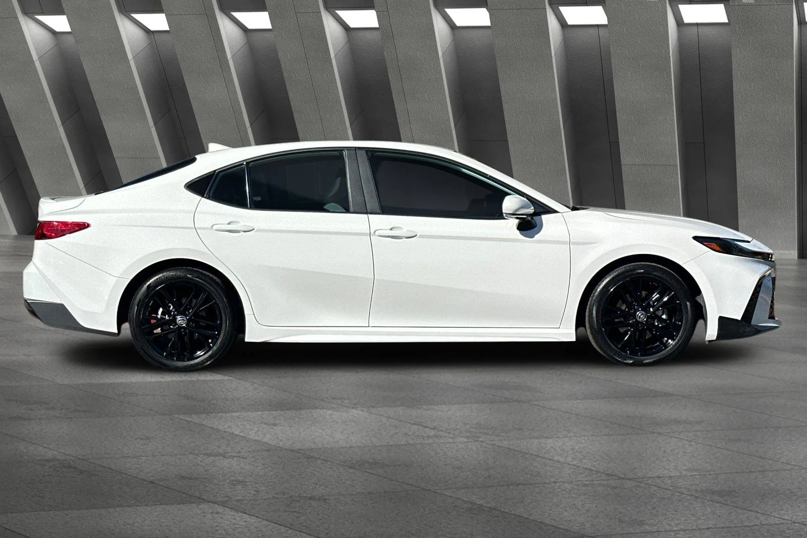 2025 Toyota Camry SE - Photo 13