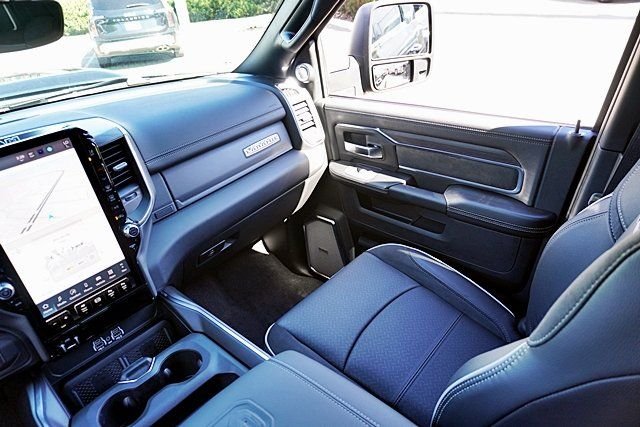 New 2026 Diamond Black Crystal Pearl-Coat Exterior Paint RAM Laramie image 30