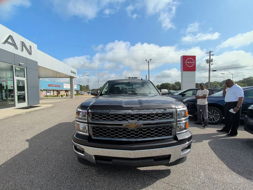 Used 2014 Gray Chevrolet LT image 2