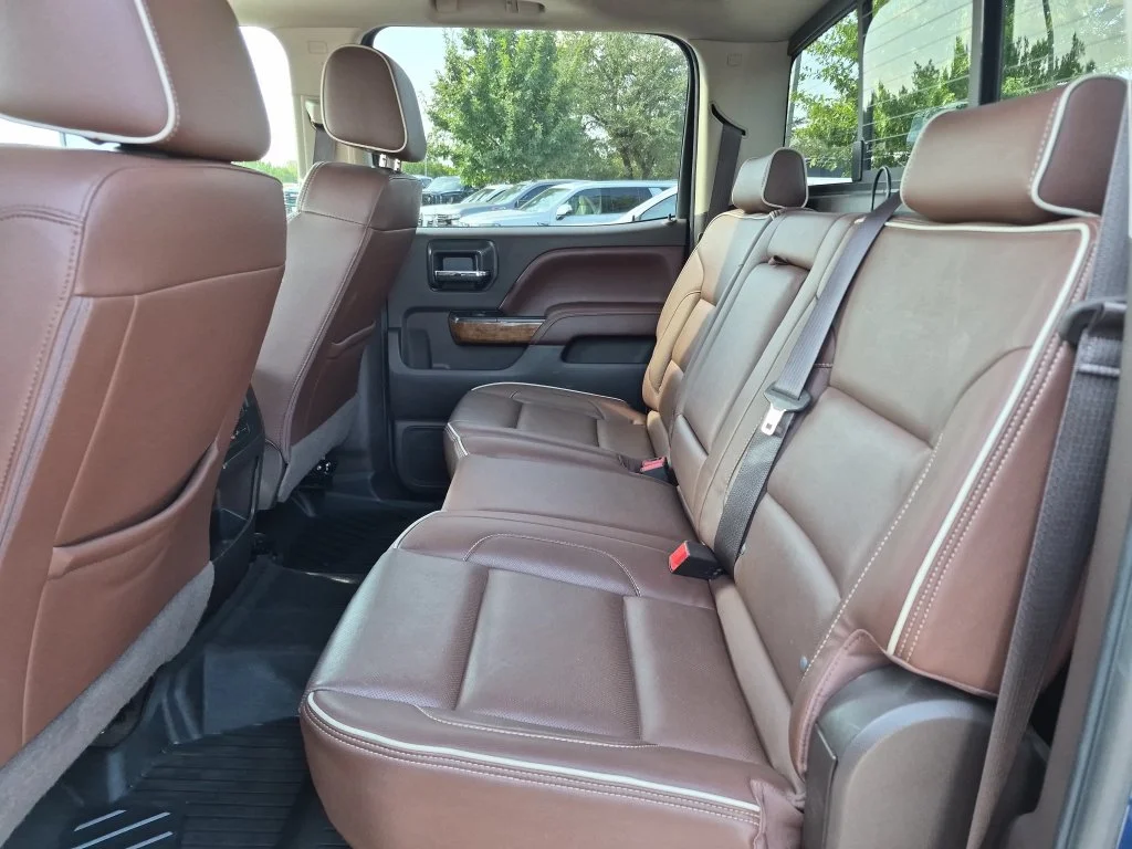 Used 2016 DEEP OCEAN BLUE METALLIC Chevrolet High Country image 32