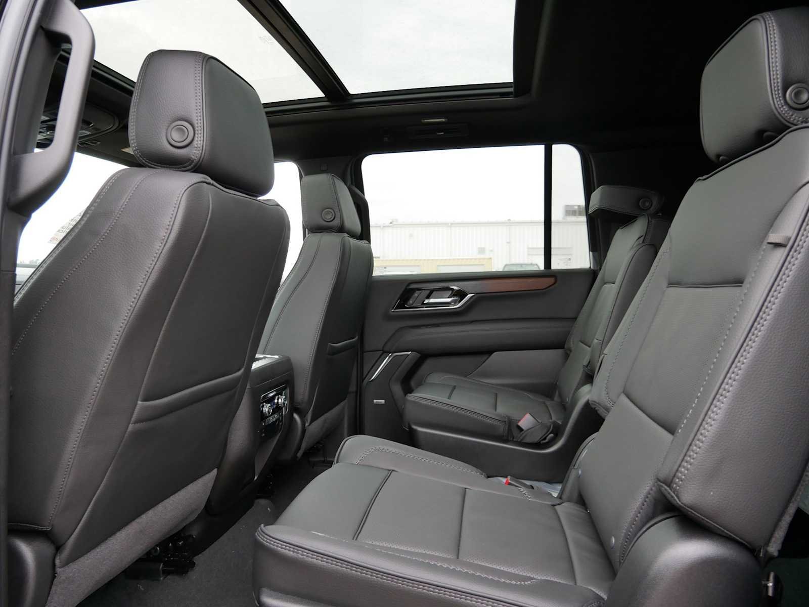 2026 GMC Yukon XL Denali - Photo 11