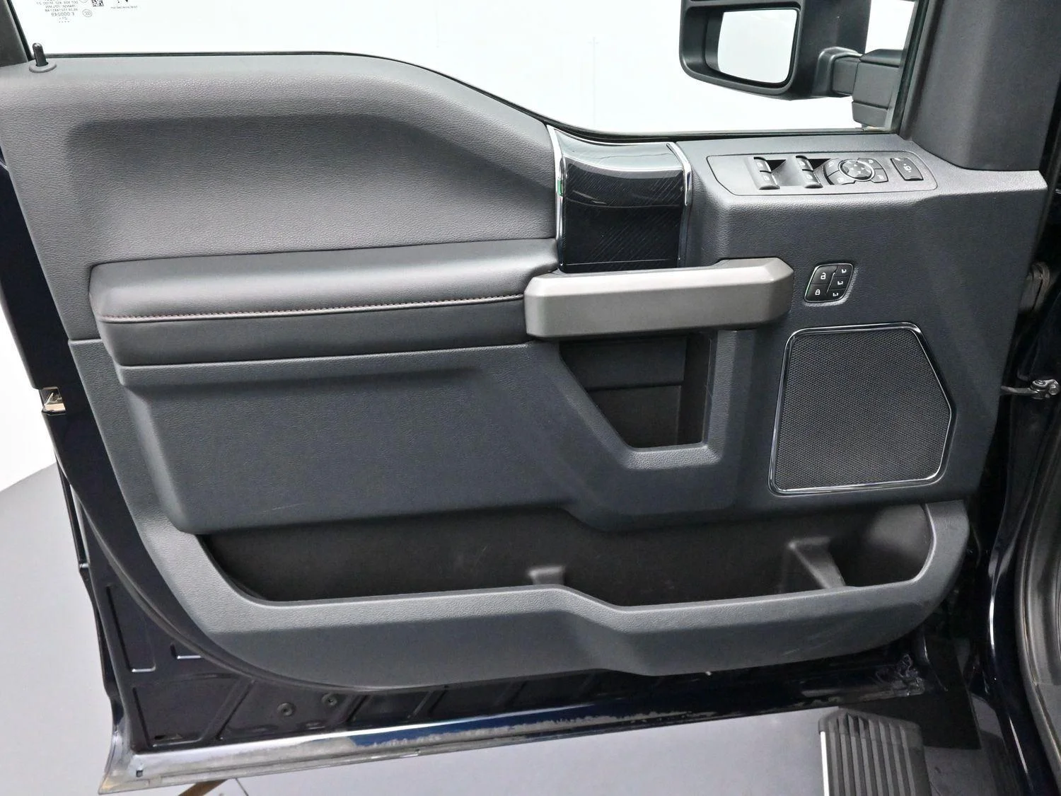 Used 2022 Antimatter Blue Metallic Ford Platinum image 12