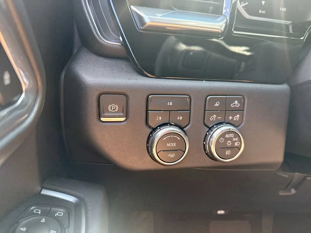 New 2026 Summit White GMC SLE image 18