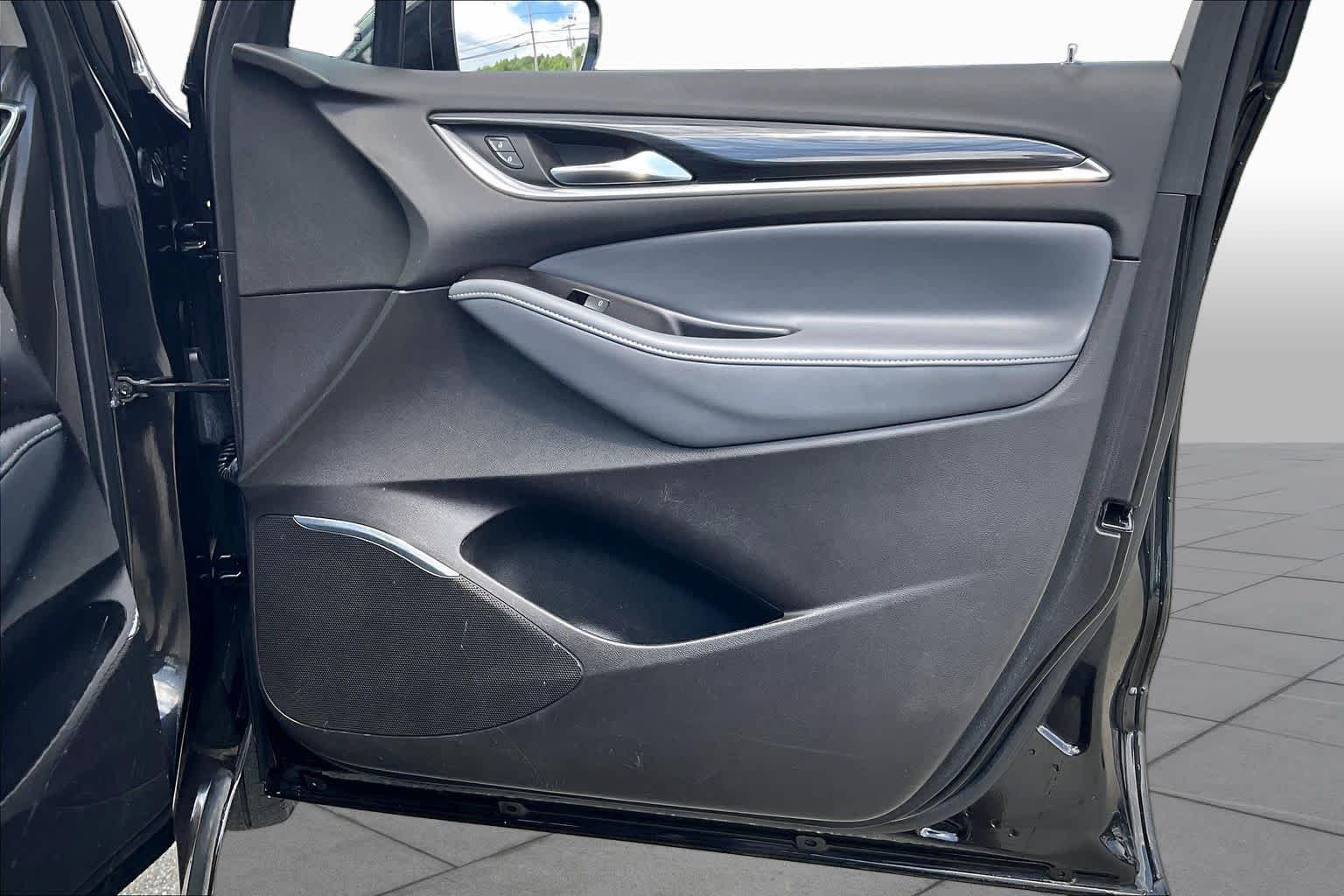 Used 2019 Ebony Twilight Metallic Buick Essence image 22