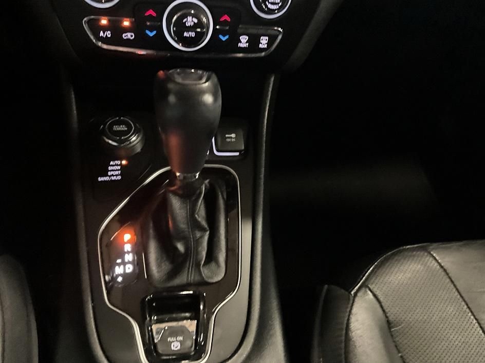 Used 2021 Gray Jeep Limited image 21