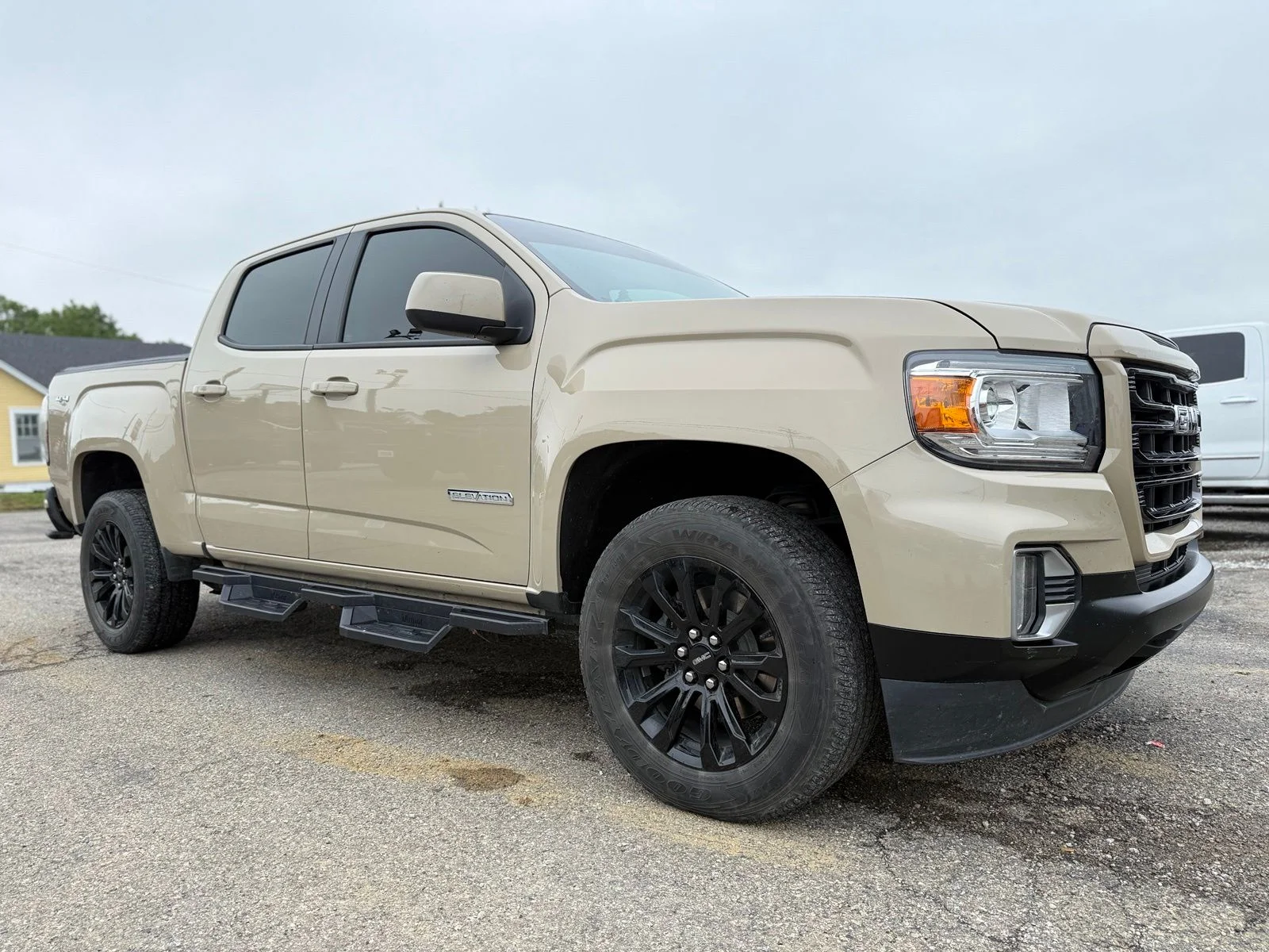 Used 2022 Beige GMC Elevation image 9
