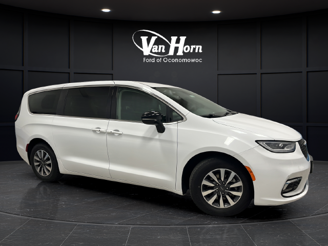 2024 Chrysler Pacifica PHEV
